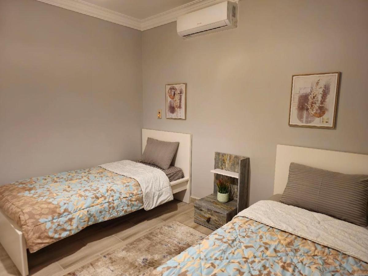 Mero & Moka's Cozy Corner Apartment