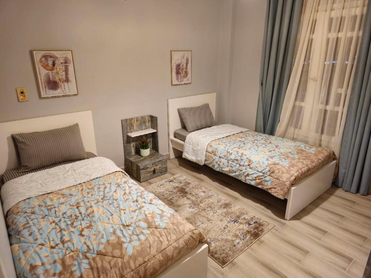 Mero & Moka's Cozy Corner Apartment *